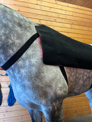 Sisu EquiLight Pro – Red Light Therapy Blanket for Horses